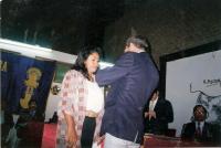 Recibiendo Medalla de la Cultura Recibiendo Medalla de la Cultura